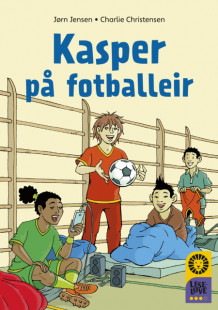 Leseløve nivå 3 - Kasper på fotballeir av Jørn Jensen (Innbundet)